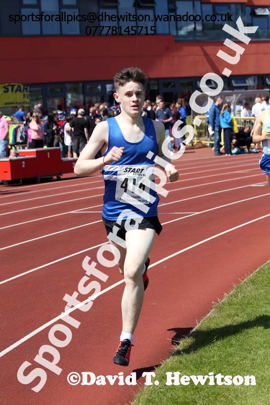 Mens under-17s, North East Track and Field Champs., Gateshead. Photo: David T. Hewitson/Sports for All Pics